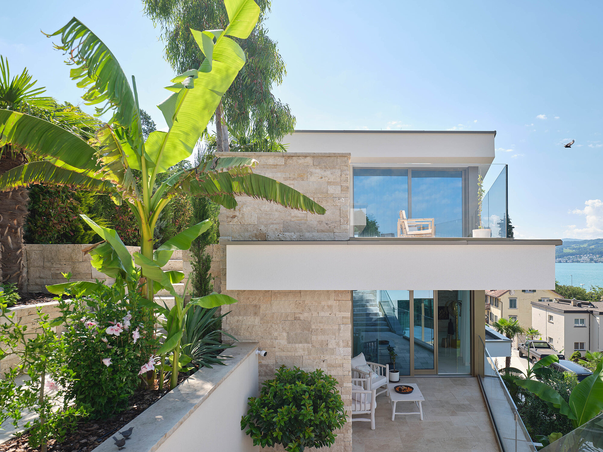 Exterior view of the DOLCE VITA detached house, terrace