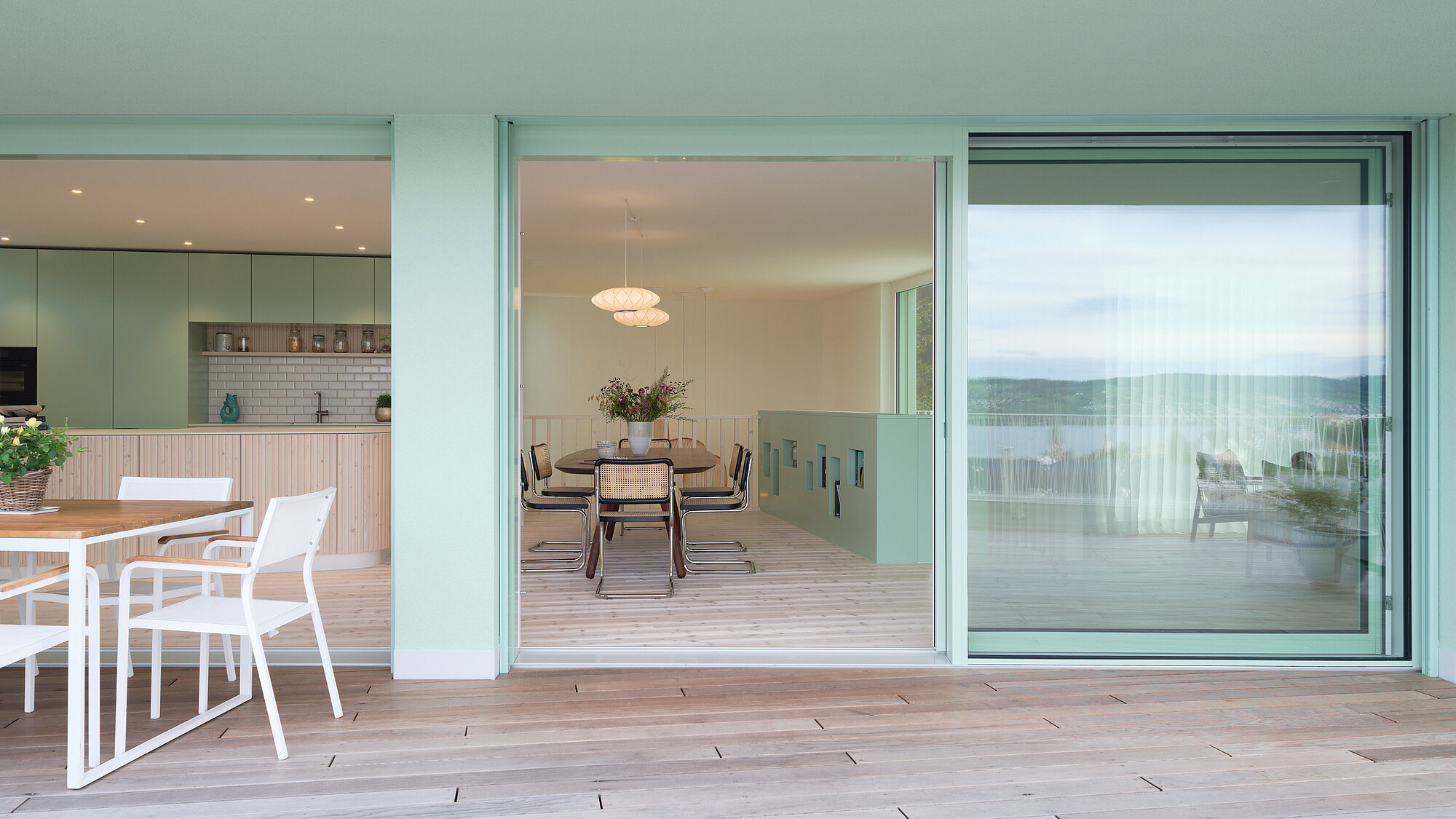 Das Einfamilienhaus ALEA in der Aussenansicht, Terrasse