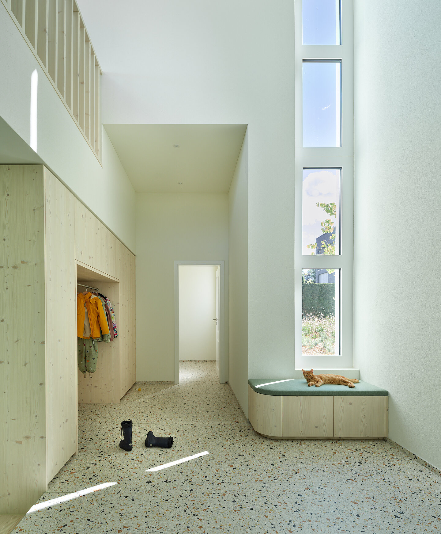 Das Einfamilienhaus ALEA in der Innenansicht, Eingangsbereich