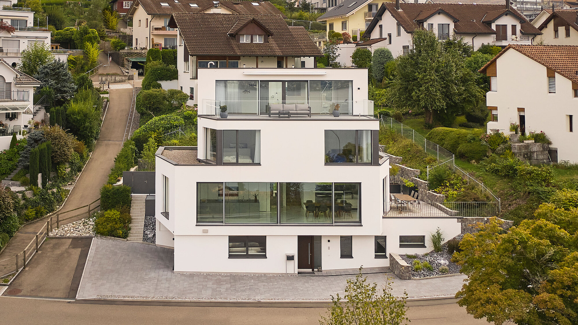 Das Einfamilienhaus COAST in der Aussenansicht, Strassenseite