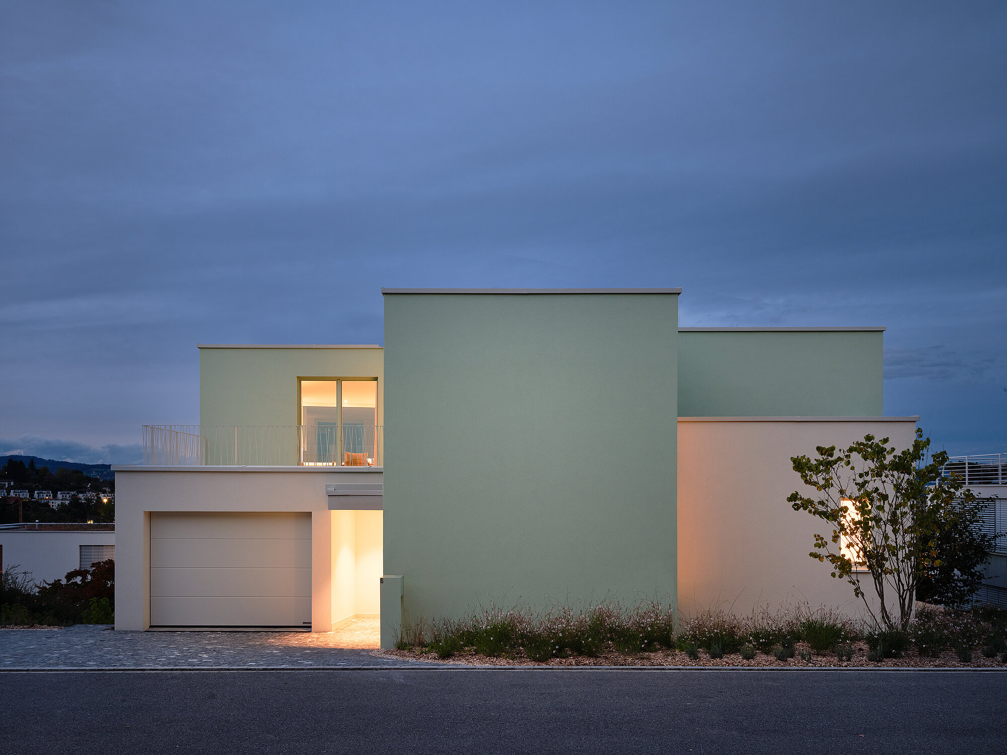 Das Einfamilienhaus ALEA in der Aussenansicht, Strassenseite