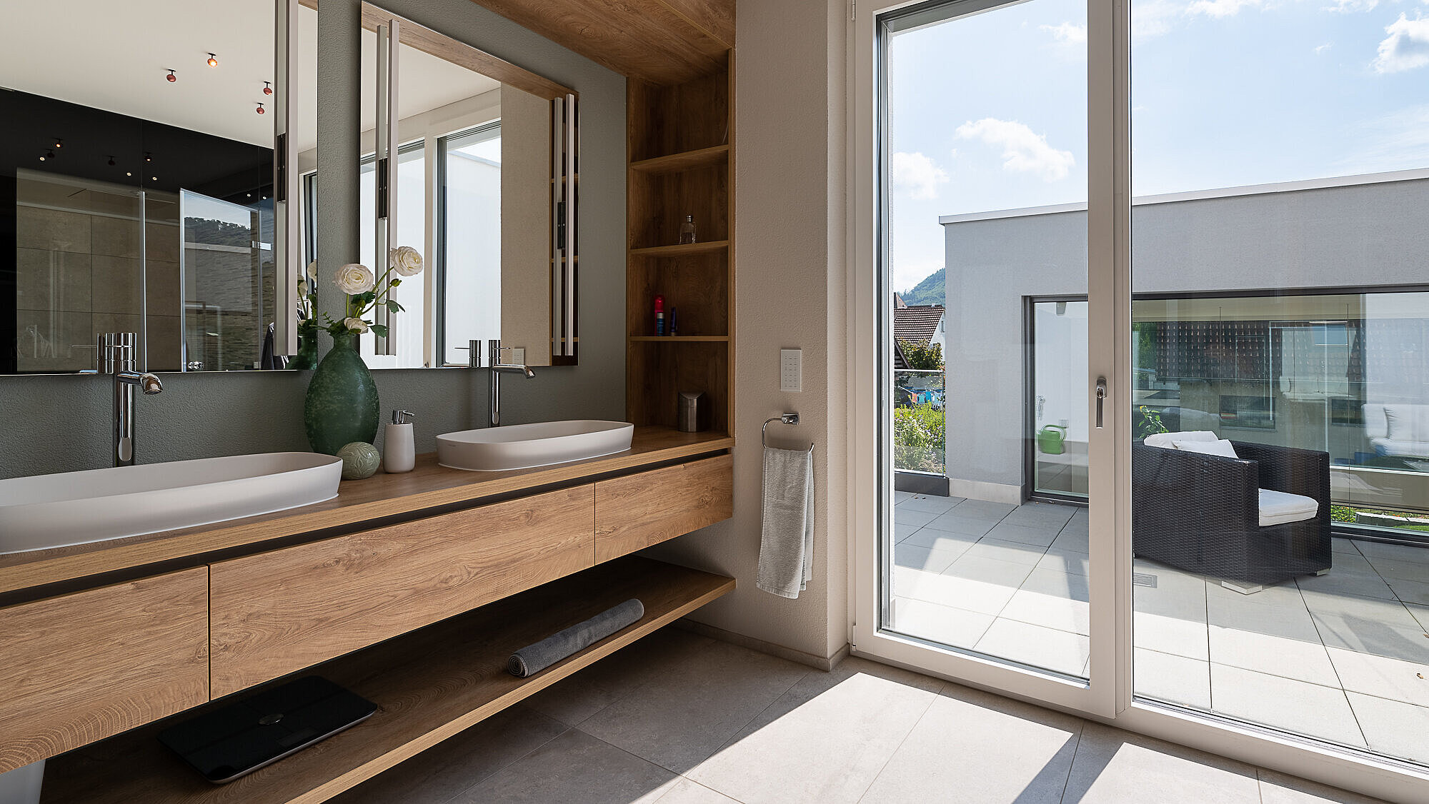 Das Einfamilienhaus TETRIS in der Aussenansicht, Badezimmer