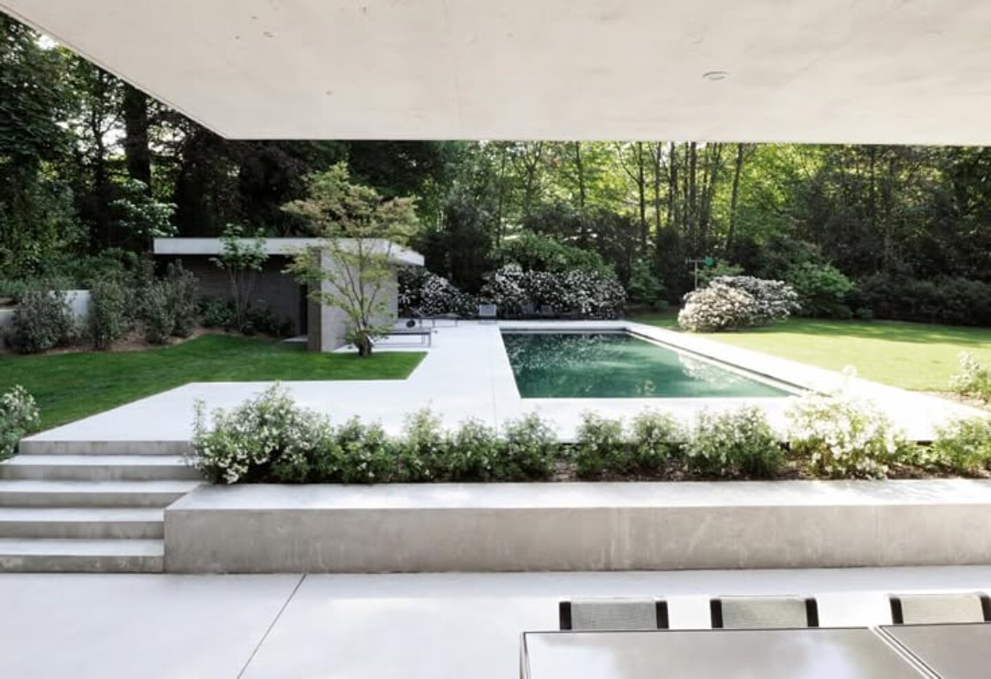 Pool und Gartenanlage VENTO