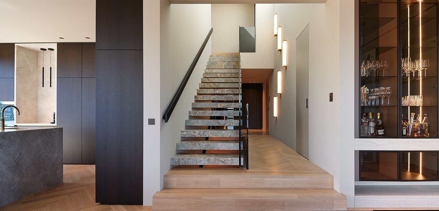 Das Einfamilienhaus MESA in der Innenansicht, Treppe