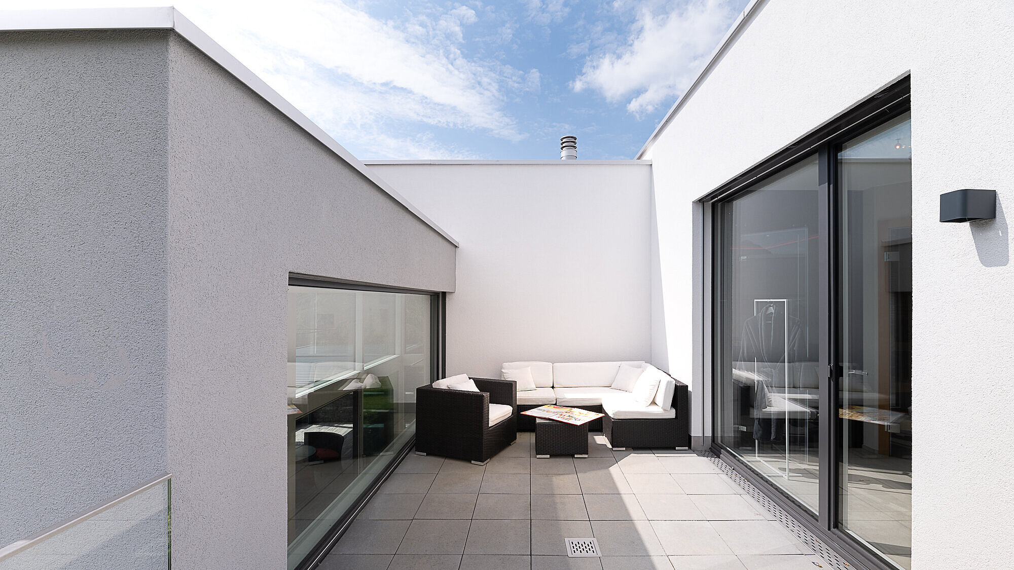 Das Einfamilienhaus TETRIS in der Aussenansicht, Terrasse