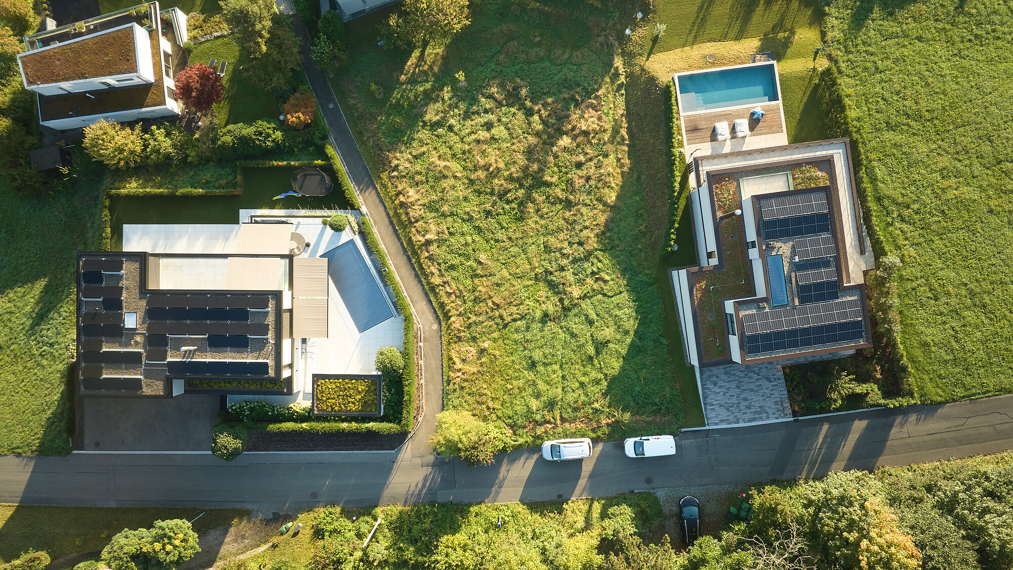 Das Einfamilienhaus MESA in der Aussenbereich, Drohnenaufnahme
