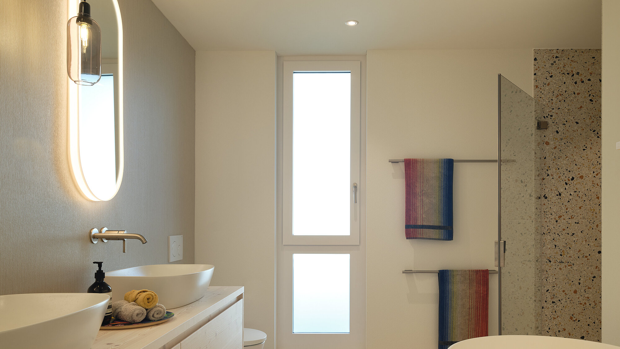 [Translate to English:] Das Einfamilienhaus ALEA in der Innenansicht, Badezimmer